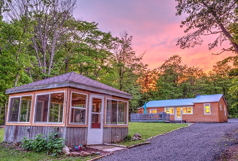 Da Beach Cabin 4 Season Rental in the Keweenaw Peninsula